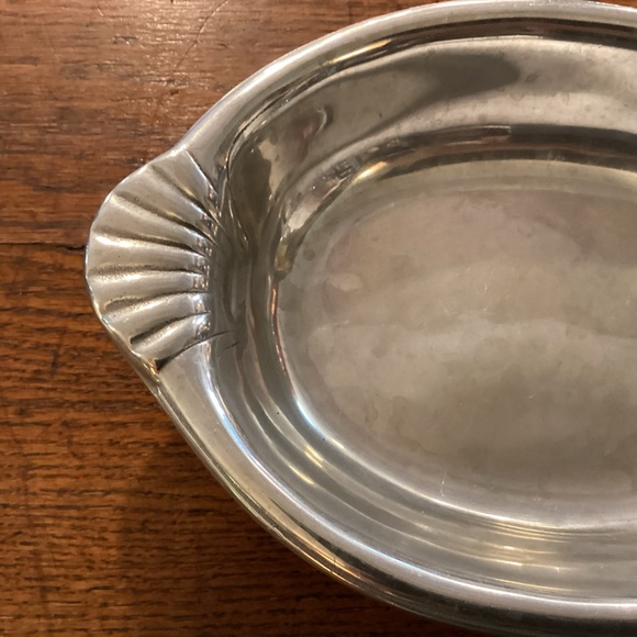 Wilton pewter oval bowl, shell handles - Picture 3 of 7